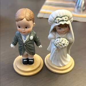 Cute little 1920’s style bride and groom